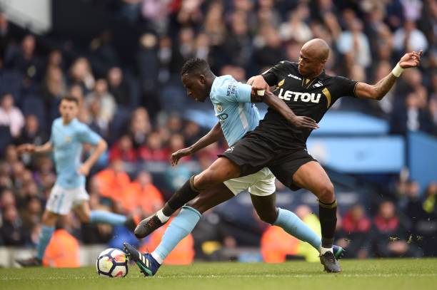 她选择不留 她选择不留